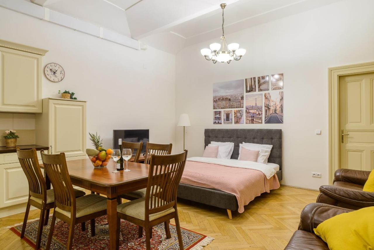 Superior Apartments Near Dlouha Street Прага Екстериор снимка