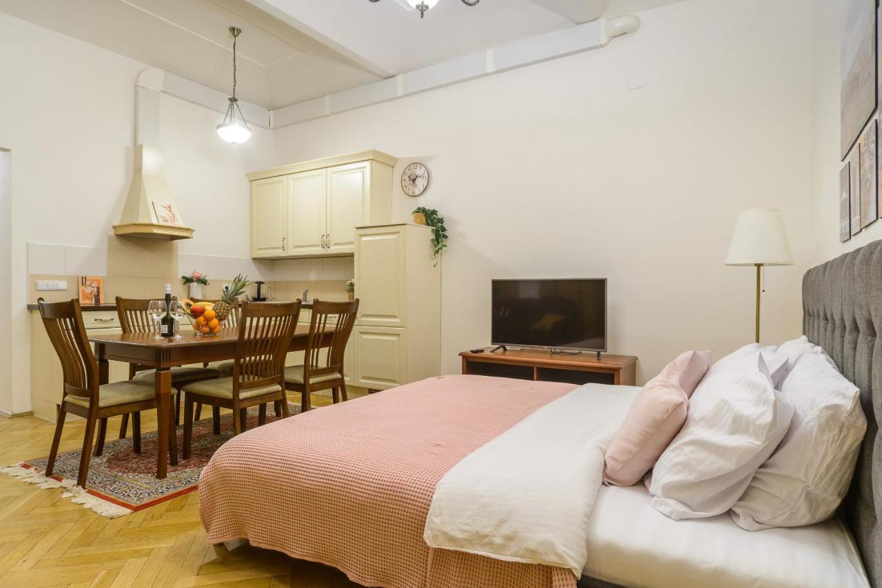 Superior Apartments Near Dlouha Street Прага Екстериор снимка