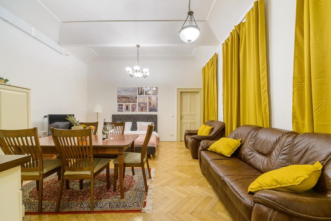 Superior Apartments Near Dlouha Street Прага Екстериор снимка