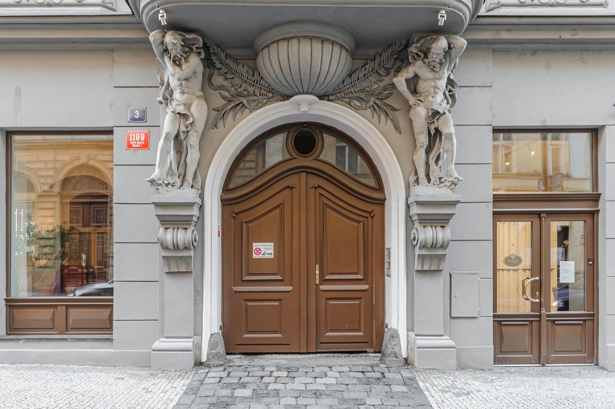 Superior Apartments Near Dlouha Street Прага Екстериор снимка